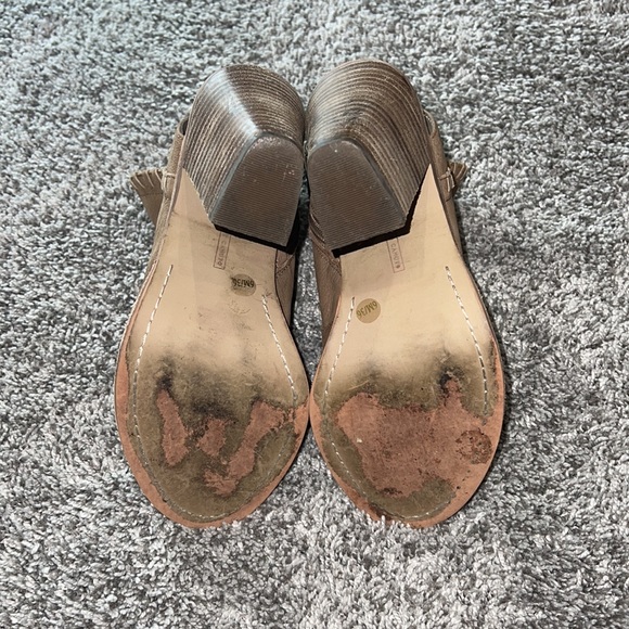 Vince Camuto Heels - Picture 5 of 9